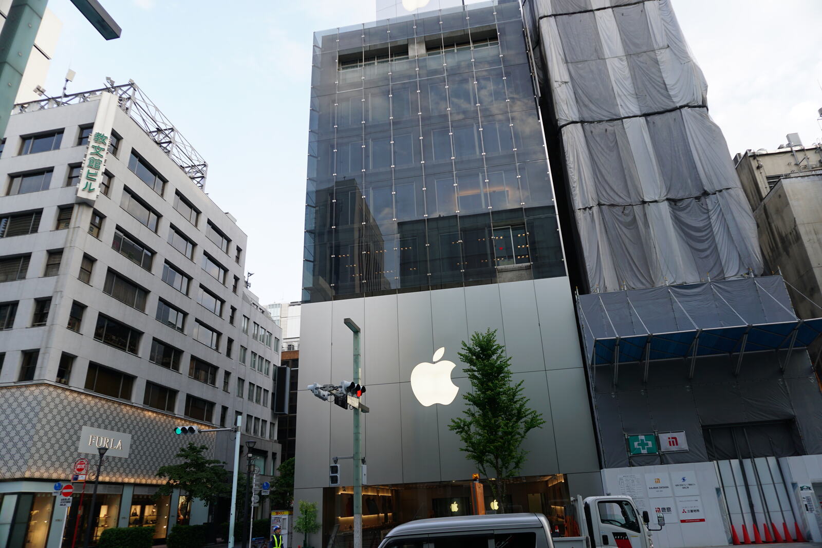 Another Beijing storefront, all stone and glass.
